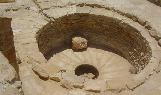 pikiwiki_israel_13705_wine_press_in_shivta-e1490814727642